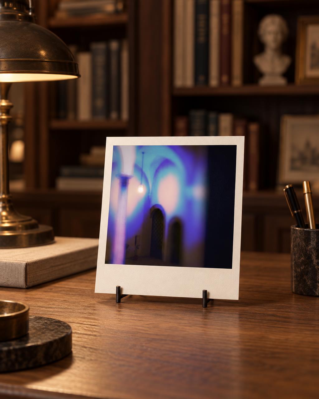 Gareth Lloyd - Instant #39 in-room collector visual (18 × 20 cm)
