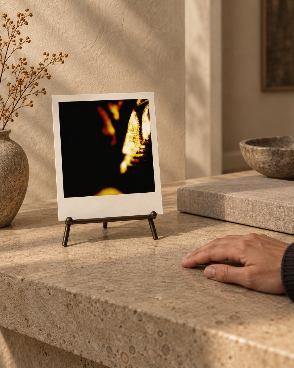 Gareth Lloyd - Instant #28 in-room collector visual (18 × 20 cm)